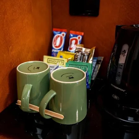 Hotel &