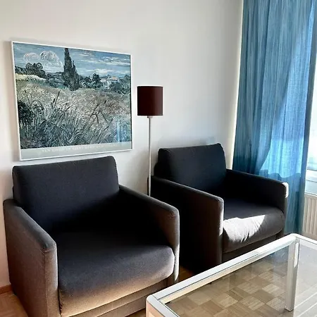 & Hotell *