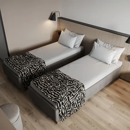& Hotel 4*