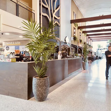 Hotel & 4*