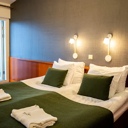 & Hotel 4*