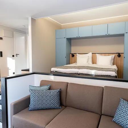 Hotel &