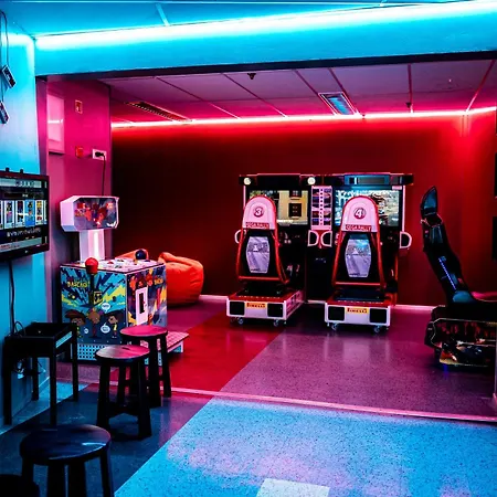Hotel &