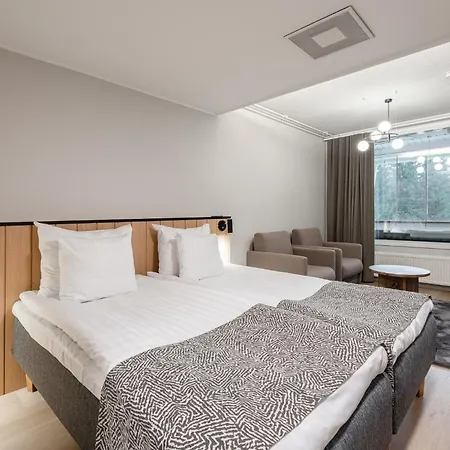 Hotel &