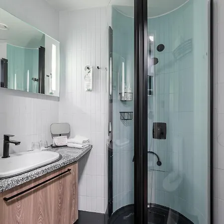 & Hotel 4*