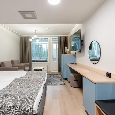Hotel & 4*